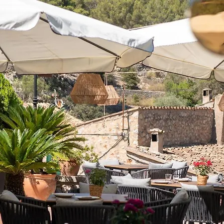 Hotel Rural Nou Dalt Muntanya 3*